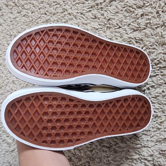 NWT checkerboard Vans - Picture 3 of 4